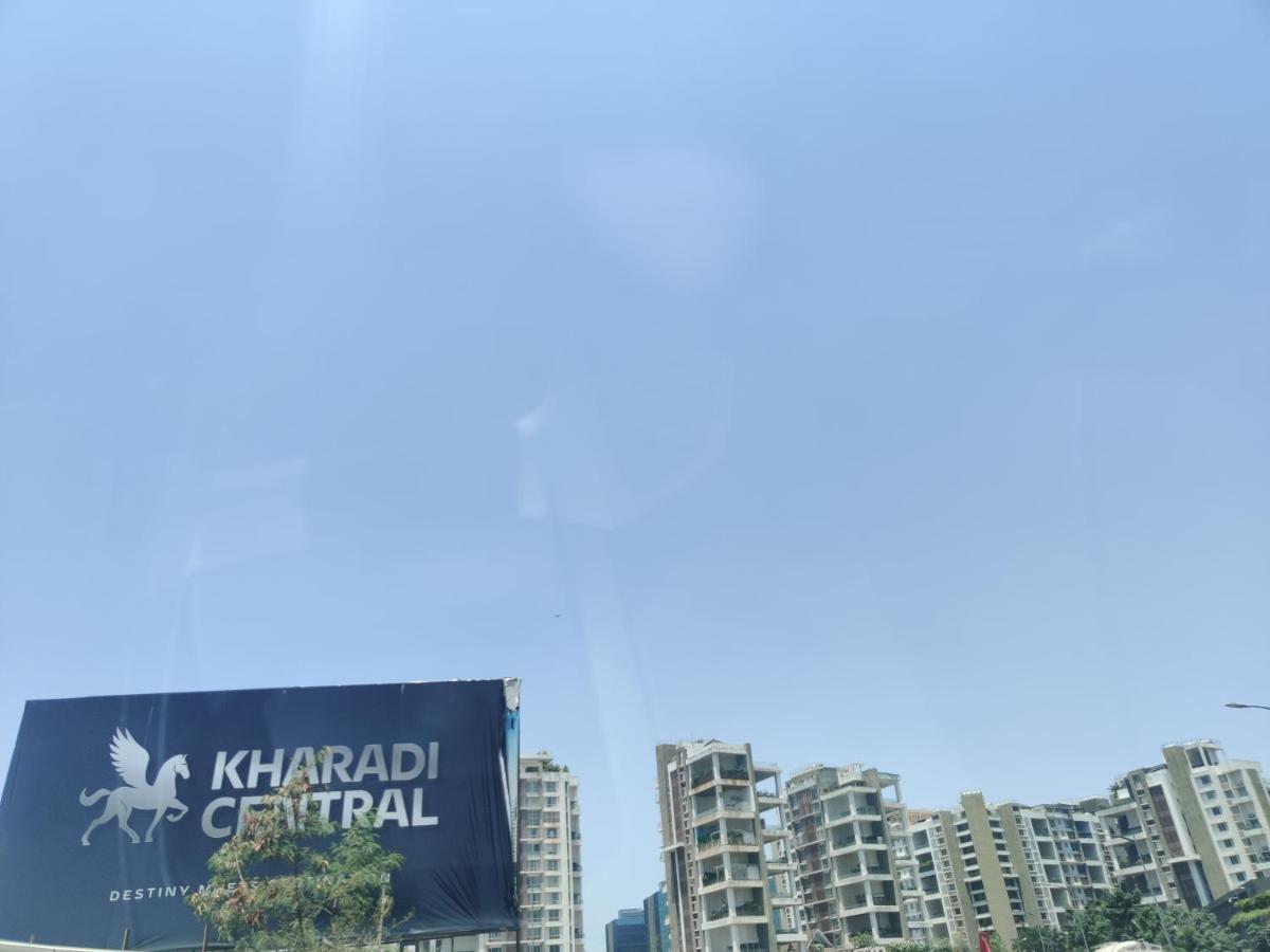 Pune Airport Eon Barclays Kharadi Luxe15 Suites Work Desks 外观 照片